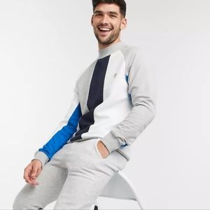 Lebreve Highneck Sweatshirt